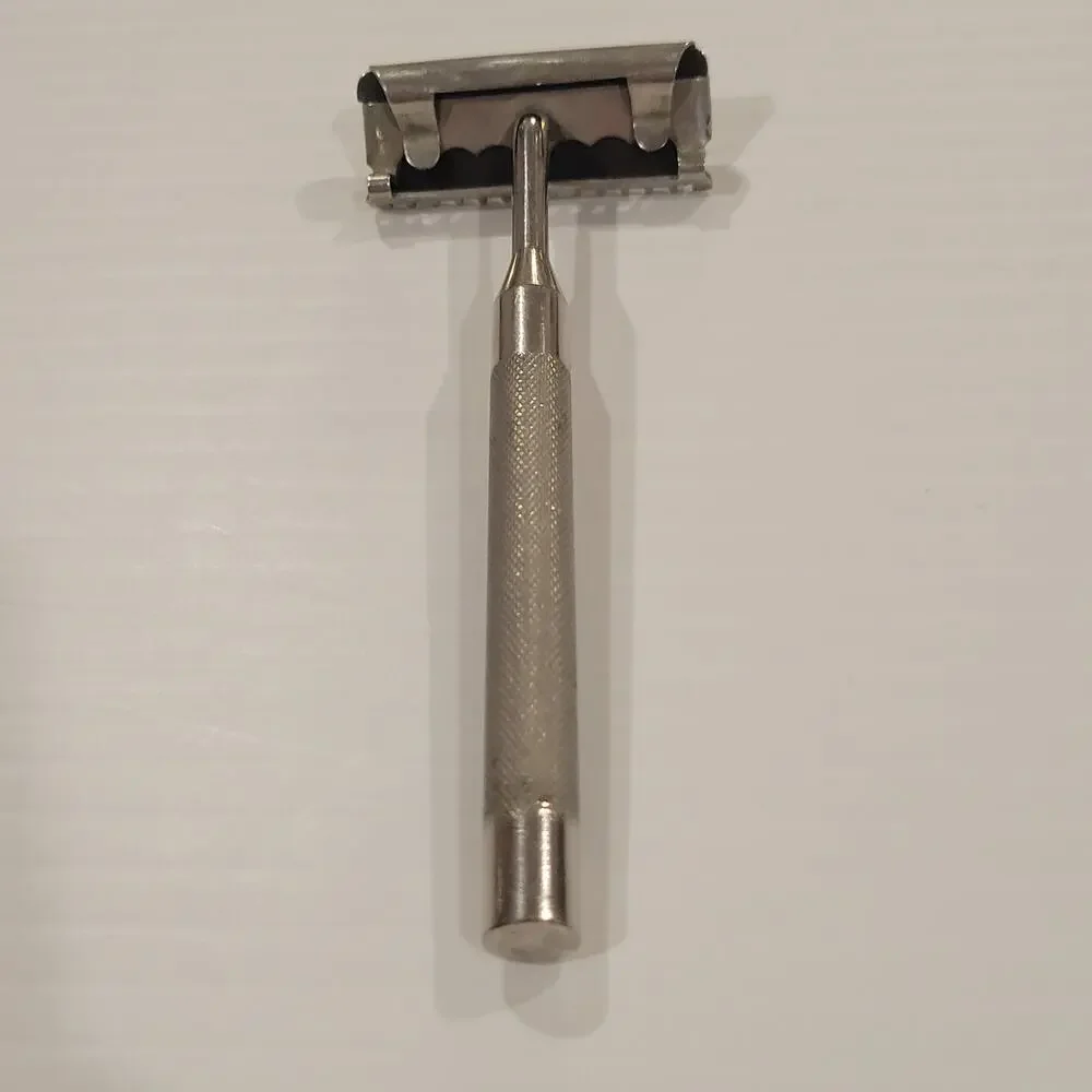 Vintage Enders Safety Razor Silver Tone with 2 blade.